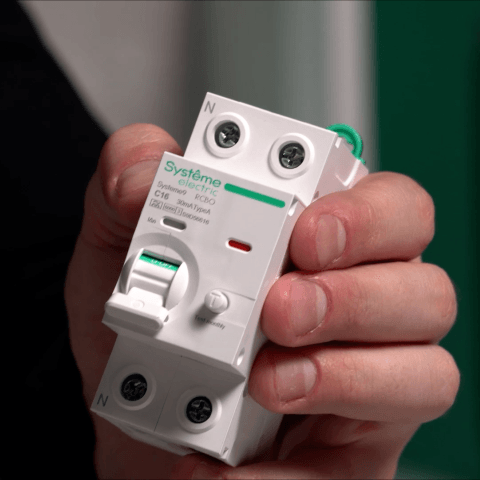 Индикация срабатывания при возникновении КЗ или перегрузки (АВДТ)